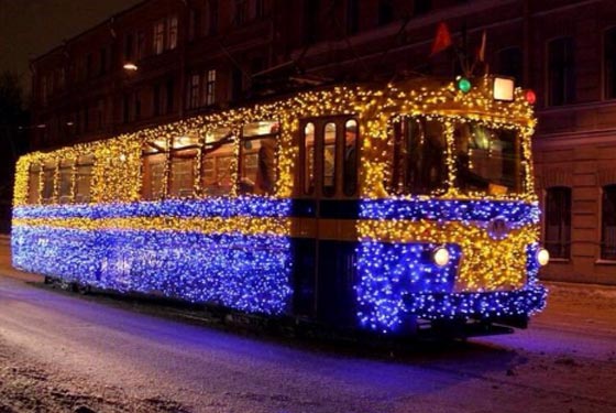 الحافلات والمدن الروسية تزدان بالالوان بانتظار العام الجديد صورة رقم 9