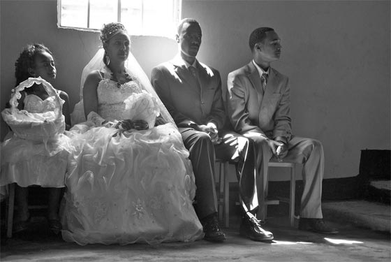 صور فساتين زفاف غريبة حول العالم: منها الأصفر والاحمر وحتى الأسود! صورة رقم 2