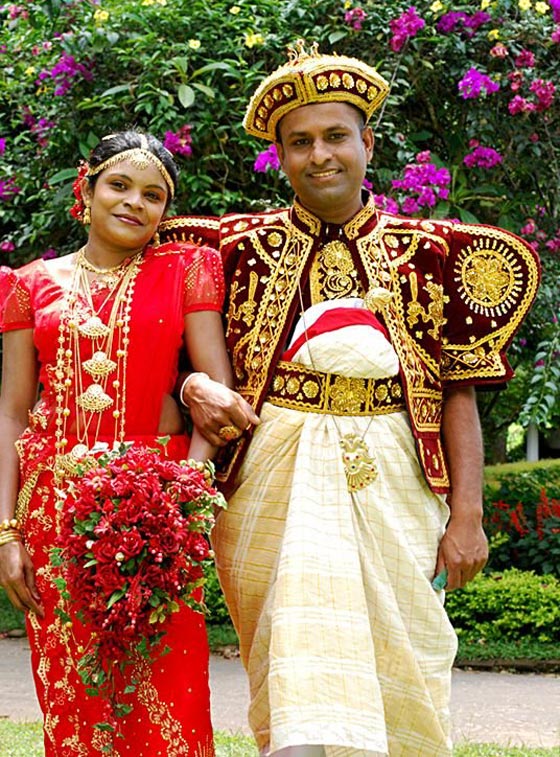 صور فساتين زفاف غريبة حول العالم: منها الأصفر والاحمر وحتى الأسود! صورة رقم 5