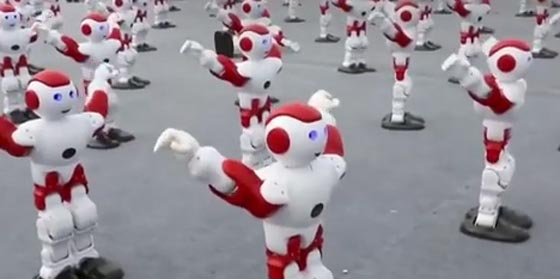 اكثر من الف من الروبوتات تدخل الصين موسوعة غنيس العالمية صورة رقم 1
