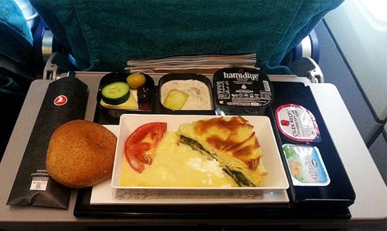 مدمن سفر يرشد المسافرين الى افضل وجبات خطوط الطيران صورة رقم 6