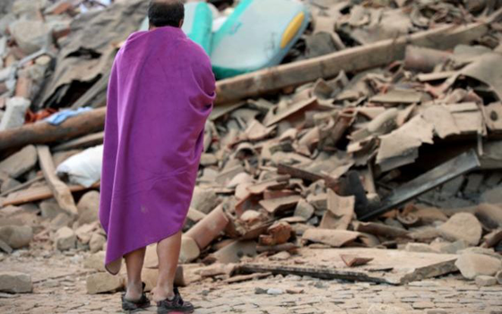 زلزال عنيف يقتل عددا من الايطاليين ويحاصر منهم الكثيرين صورة رقم 1
