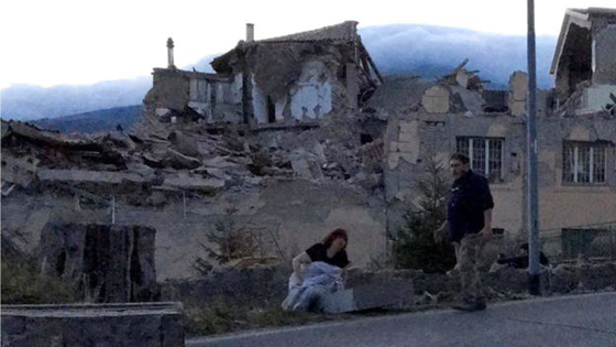 زلزال عنيف يقتل عددا من الايطاليين ويحاصر منهم الكثيرين صورة رقم 12
