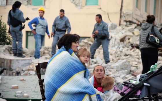 زلزال عنيف يقتل عددا من الايطاليين ويحاصر منهم الكثيرين صورة رقم 16
