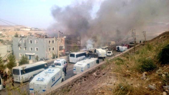 9 قتلى وعشرات الجرحى في تفجير سيارة مفخخة جنوب تركيا صورة رقم 3