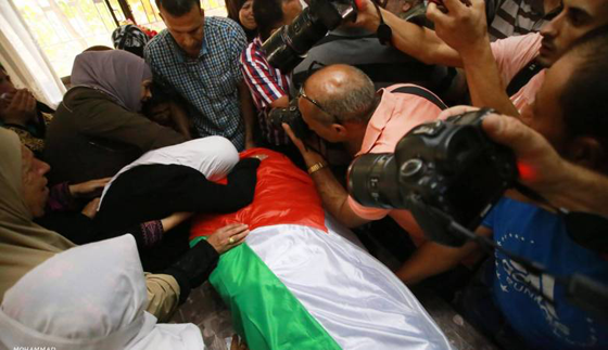 هل هي شرارة انتفاضة؟.. مواجهة عنيفة بين الاحتلال وشبان فلسطينيين صورة رقم 12