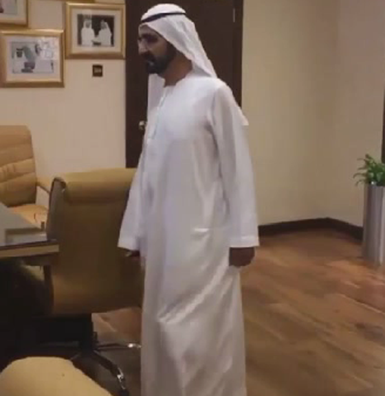 حاكم دبي يتفقد المكاتب الحكومية صباحا فيجدها خالية من كبار الموظفين صورة رقم 1