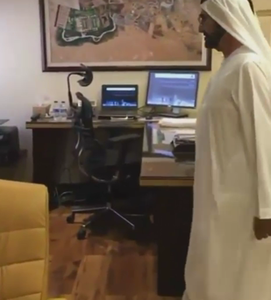 حاكم دبي يتفقد المكاتب الحكومية صباحا فيجدها خالية من كبار الموظفين صورة رقم 2