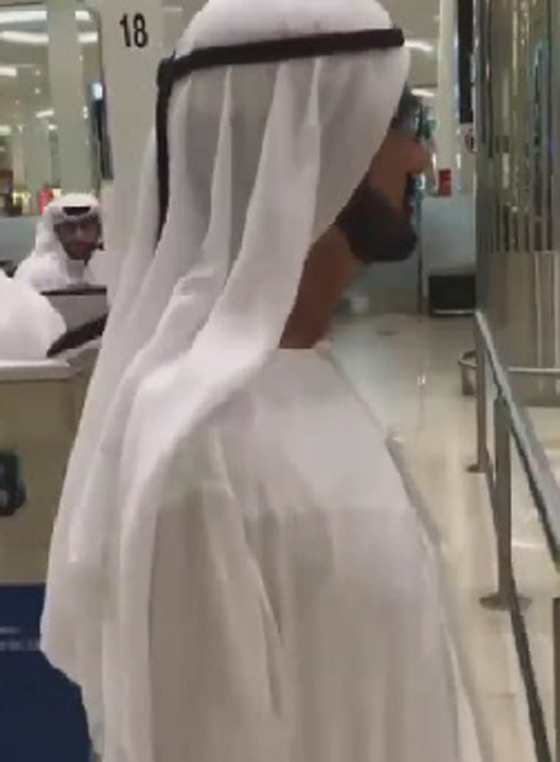 حاكم دبي يتفقد المكاتب الحكومية صباحا فيجدها خالية من كبار الموظفين صورة رقم 3