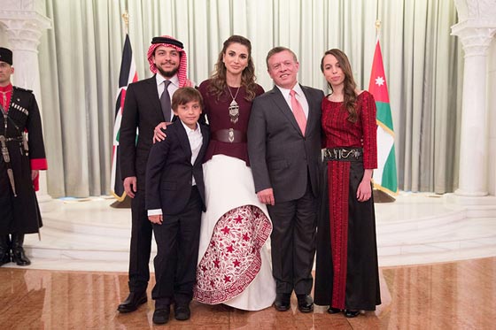 في ذكرى ميلاد الملكة رانيا: صور عائلية مميزة نشرتها ملكة الاردن صورة رقم 15