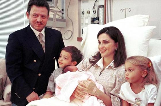 في ذكرى ميلاد الملكة رانيا: صور عائلية مميزة نشرتها ملكة الاردن صورة رقم 9