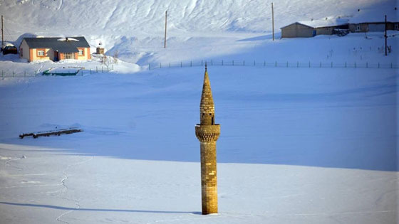 صورة رائعة.. الثلوج تغطي مدينة اغري التركية وتكسو شوارعها صورة رقم 1