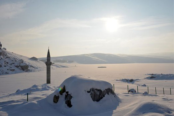 صورة رائعة.. الثلوج تغطي مدينة اغري التركية وتكسو شوارعها صورة رقم 5