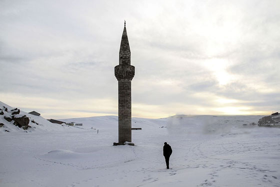 صورة رائعة.. الثلوج تغطي مدينة اغري التركية وتكسو شوارعها صورة رقم 10