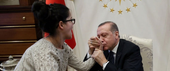 هكذا كرّم اردوغان فتاة تركية معاقة قالت له احبك كثيرا على تويتر صورة رقم 2