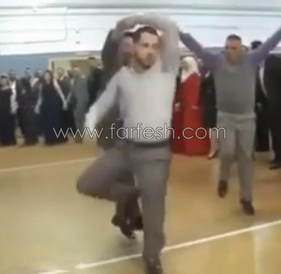 بالفيديو.. شاب يشعل فيس بوك برقصته صورة رقم 3