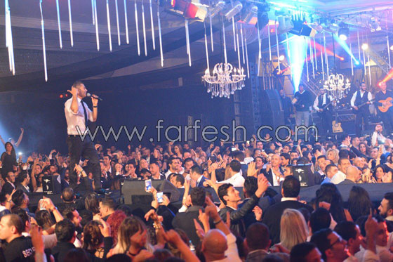 لن تصدق  سعر بدلة النجم المصري عمرو دياب في حفل راس السنة! صورة رقم 14
