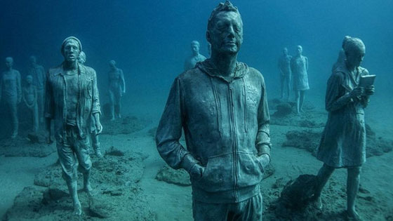 بالفيديو والصور.. افتتاح أول متحف تماثيل تحت الماء في أوروبا صورة رقم 1