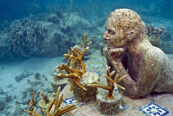 بالفيديو والصور.. افتتاح أول متحف تماثيل تحت الماء في أوروبا صورة رقم 10