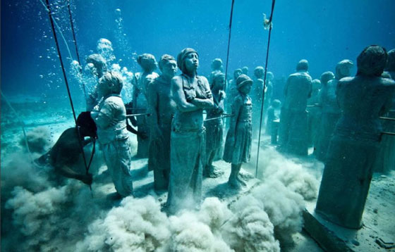 بالفيديو والصور.. افتتاح أول متحف تماثيل تحت الماء في أوروبا صورة رقم 20