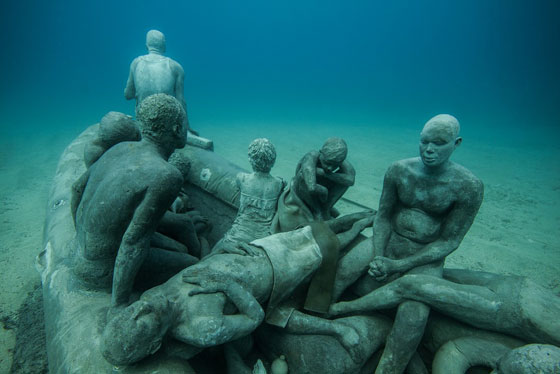 بالفيديو والصور.. افتتاح أول متحف تماثيل تحت الماء في أوروبا صورة رقم 18