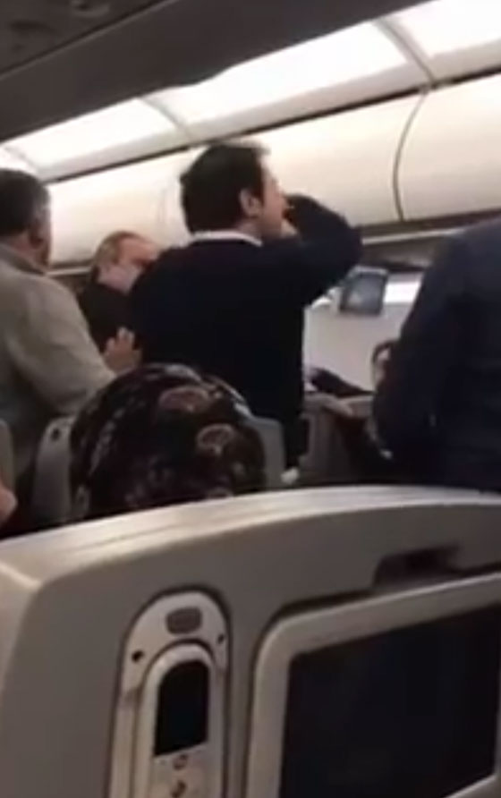 شجار عنيف بين ركاب لبنانيين يضطر طائرة للهبوط في اسطنبول.. فيديو صورة رقم 6