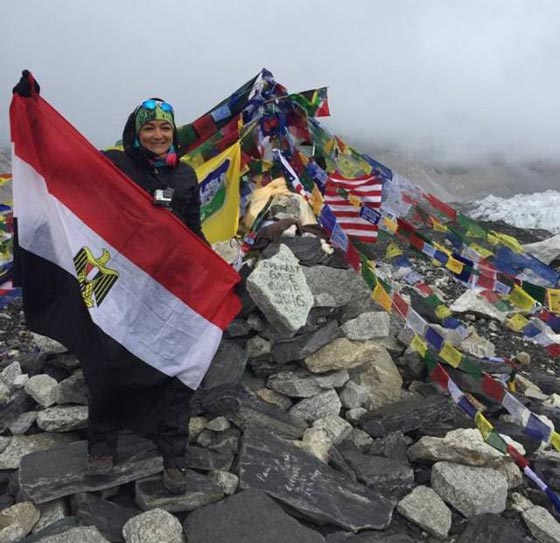  منال رستم: تخلت عن مهنتها كطبيبة صيدلية لتخاطر وتتسلق أعلى جبال العالم صورة رقم 2