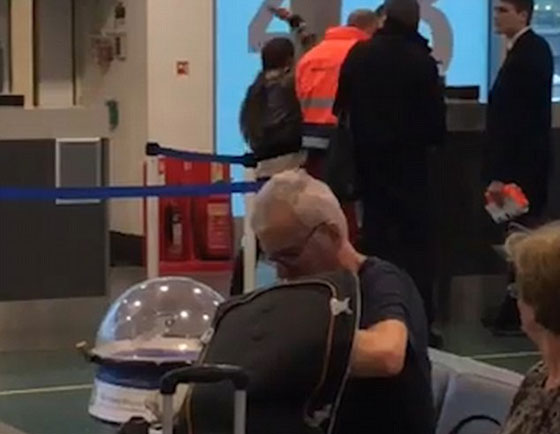 فيديو صادم.. امرأة تعتدي على موظفة المطار بعد أن فاتتها الطائرة صورة رقم 1