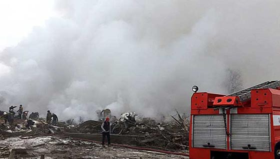 تحطم طائرة نقل تركية في حي سكني بقرغزستان ومقتل 32 شخصا.. فيديو صورة رقم 8
