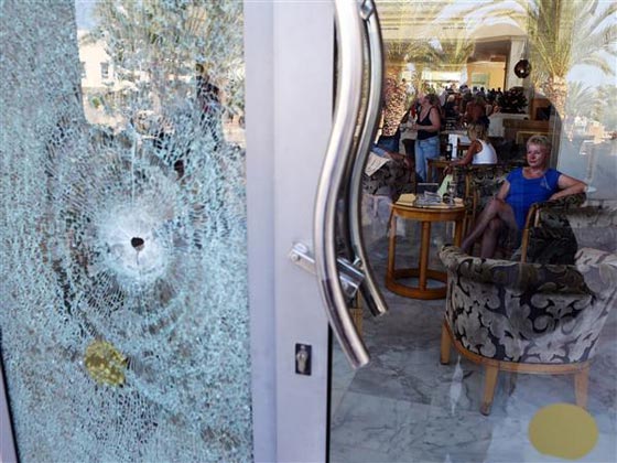 فيديو ينشر لاول مرة لهجوم داعشي في سوسة التونسية قبل عام ونصف صورة رقم 3
