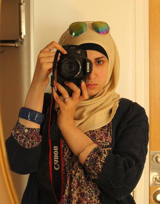 بالفيديو والصور.. إعلامية سورية تخلع الحجاب على الهواء صورة رقم 4