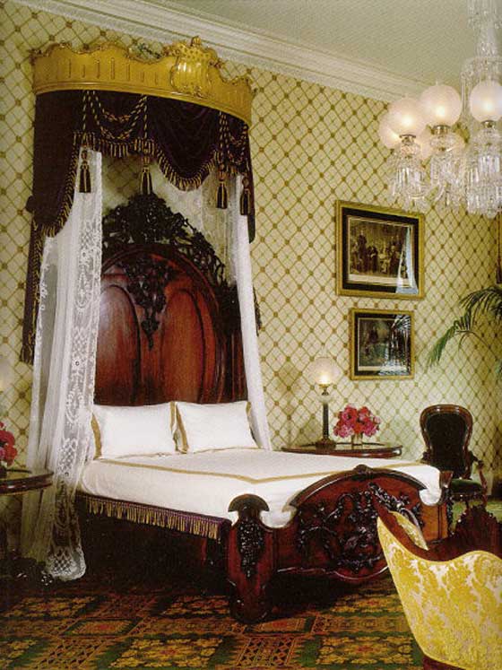 ترامب يبيت ليلته الاولى بالبيت الابيض في غرفة لينكولين المسكونة بالاشباح صورة رقم 4