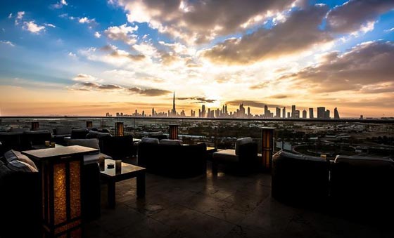 تناول وجبتك الفاخرة في سماء دبي مع اطلالة مذهلة على المدينة.. صور صورة رقم 2
