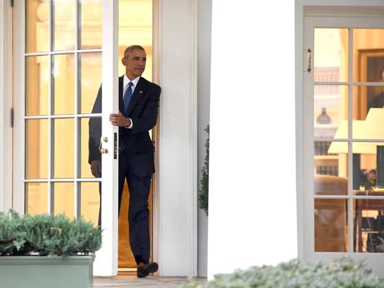 فيديو وصور مؤثرة.. لحظة مغادرة اوباما للبيت الابيض لآخر مرة صورة رقم 1