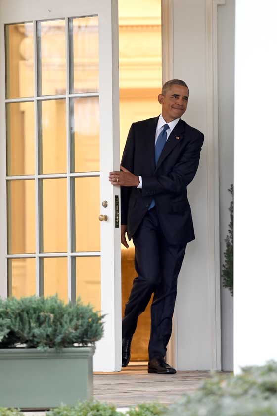 فيديو وصور مؤثرة.. لحظة مغادرة اوباما للبيت الابيض لآخر مرة صورة رقم 4