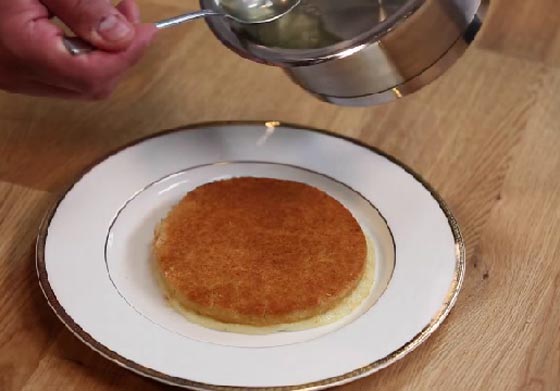 فيديو:  طريقة عمل الكنافة بالجبنة: شهية، لذيذة وسهلة صورة رقم 3