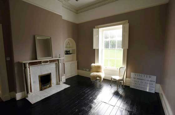 صور: منزل فخم معروض للبيع في بريطانيا بأقل من 3 دولارات صورة رقم 16