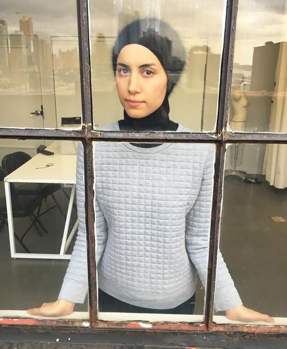 مصممة أمريكية من اصل فلسطيني ترفض خلع الحجاب رغم العنصرية صورة رقم 3