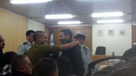 السجن سنة ونصف للجندي الاسرائيلي الذي قتل فلسطينيا بعد شل حركته صورة رقم 10