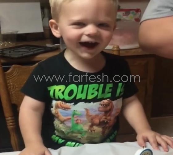 فيديو طريف.. طفل يستعجل اطفاء شمعة ميلاده ويشعل ضحكات الحضور صورة رقم 3