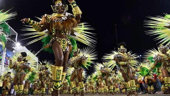 اضخم احتفال سامبا على وجه الارض في البرازيل يبشر بموسم الصوم  صورة رقم 1