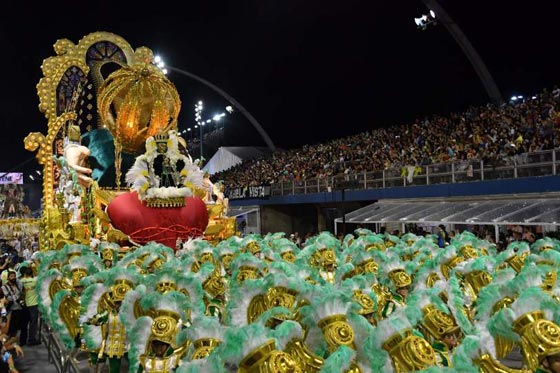 اضخم احتفال سامبا على وجه الارض في البرازيل يبشر بموسم الصوم  صورة رقم 16