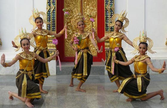 فيديو رقص النساء حول العالم: الرقص الشرقي، الهندي والروسي  صورة رقم 2