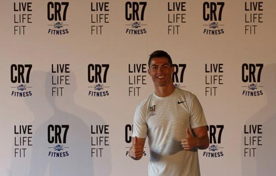 كريستيانو رونالدو يفتتح اول صالة رياضية تحمل العلامة التجارية CR7 صورة رقم 3