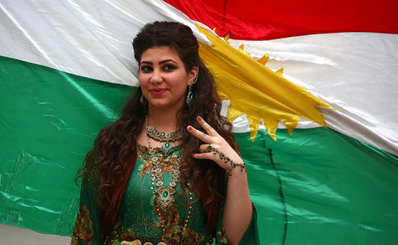 للمرة الأولى في سوريا..عرض للأزياء الكردية التقليدية  صورة رقم 2