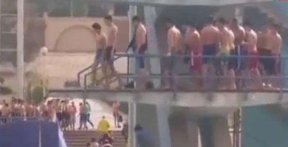 (قفزة الثقة) تقتل طالب مصري في اختبار السباحة والمدرب لم يشعر بفقدانه! صورة رقم 3