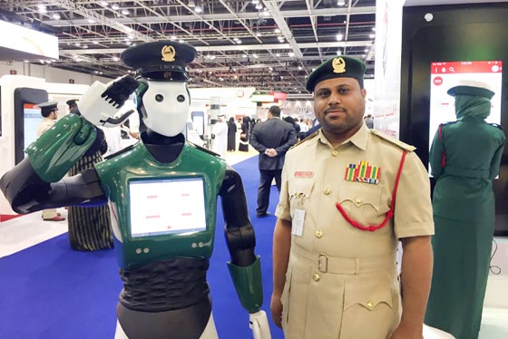 قريبا.. ربع عناصر شرطة دبي سيكونوا من الروبوتات والرجال الآليين صورة رقم 6