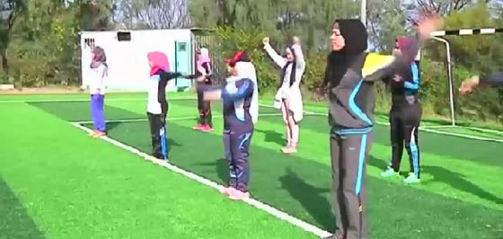 فتيات غزّة على ملعب البيسبول يحلمن بتشكيل منتخب وطني فلسطيني صورة رقم 4