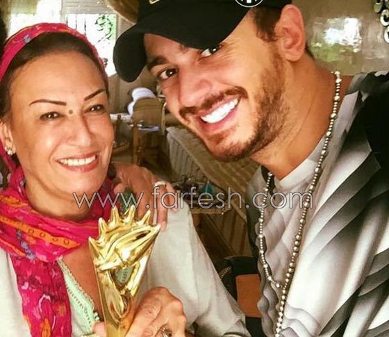 جمهور النجم المغربي سعد المجرد يهنئون نزهة الركراكي بيوم الأم العالمي صورة رقم 9
