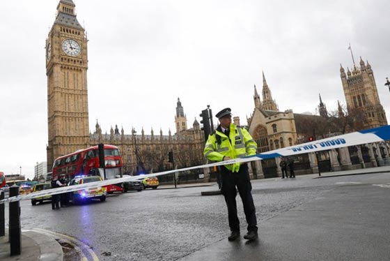 لندن: 4 قتلى وعشرات الجرحى في الهجوم الإرهابي أمام مقر البرلمان  صورة رقم 9